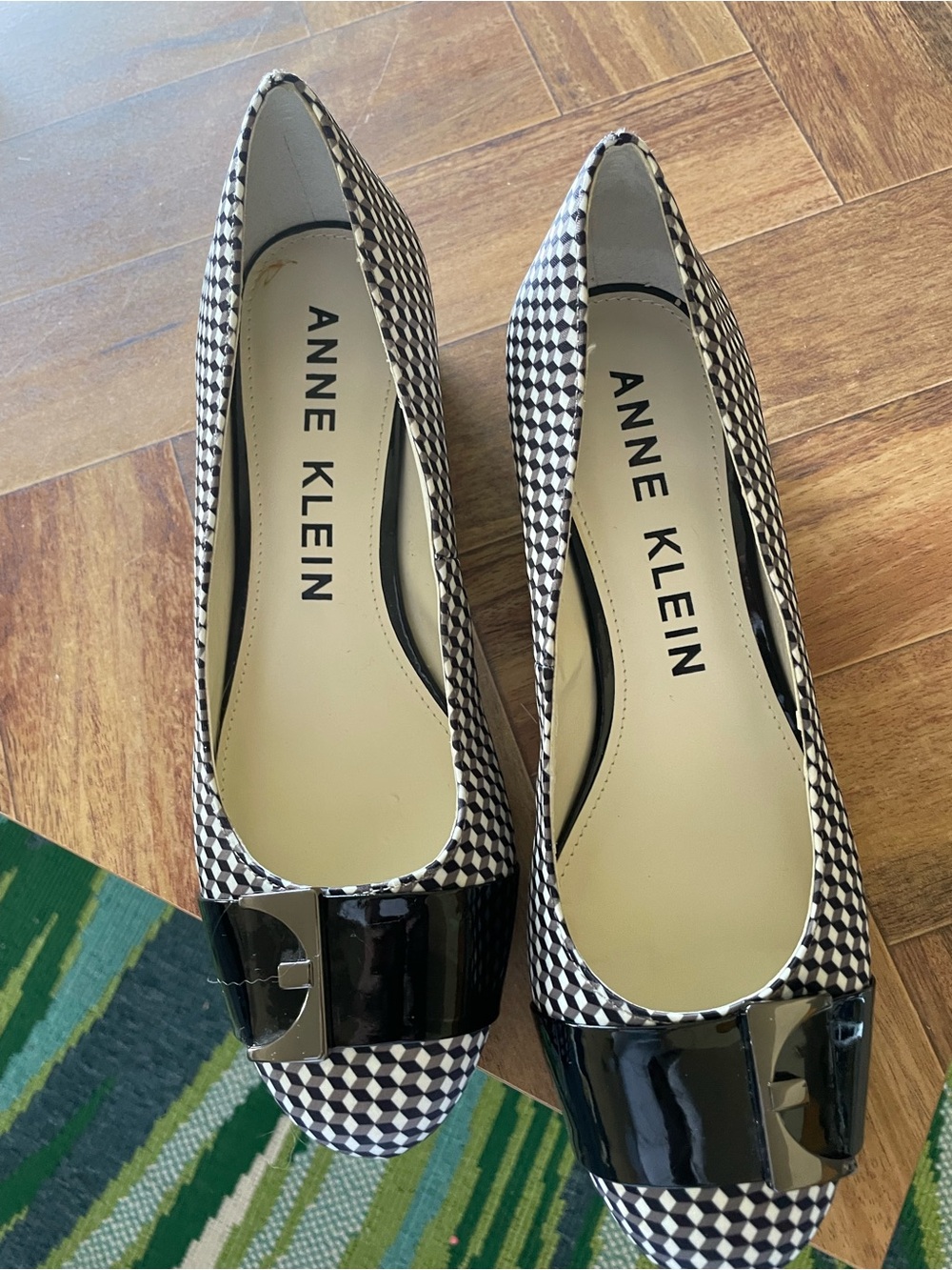 Anne Klein Black & White Geometric Patent Toe Flats Never Worn